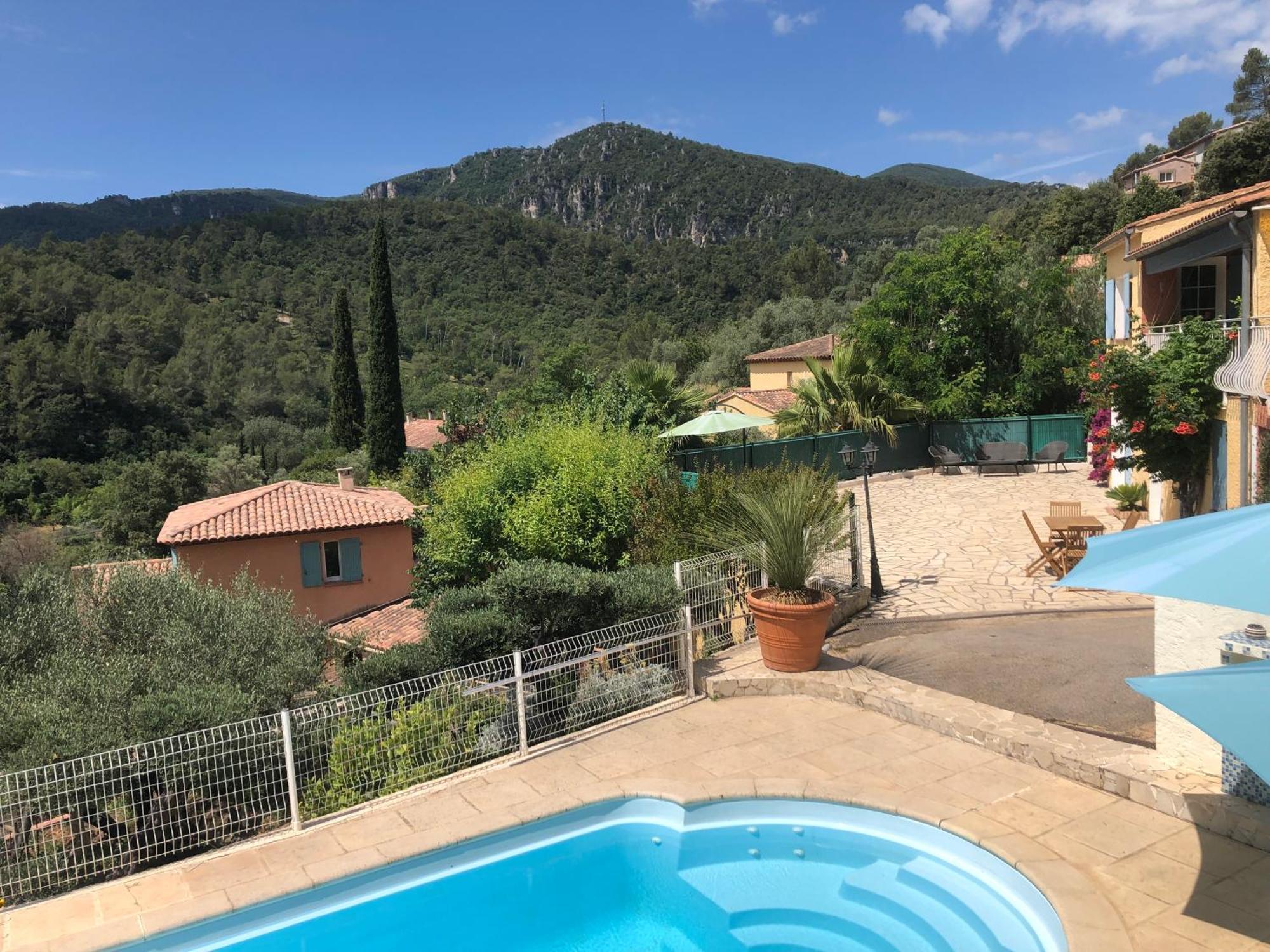 Appartement Dans La Colline Belgentier 외부 사진